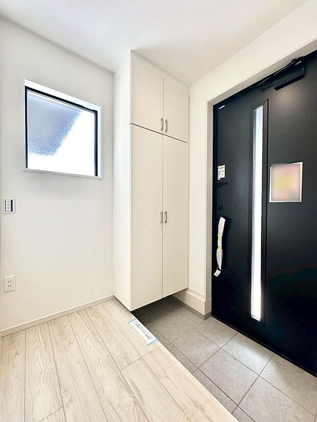 家族の帰宅やお客様をあたたかく迎える玄関