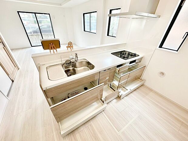 使いやすさを優先したスライド式収納タイプ！