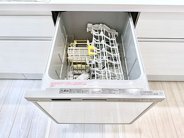 面倒なお片づけは食洗機にお任せ！家事の負担が減って、時間にも気持ちにもゆとりができます。