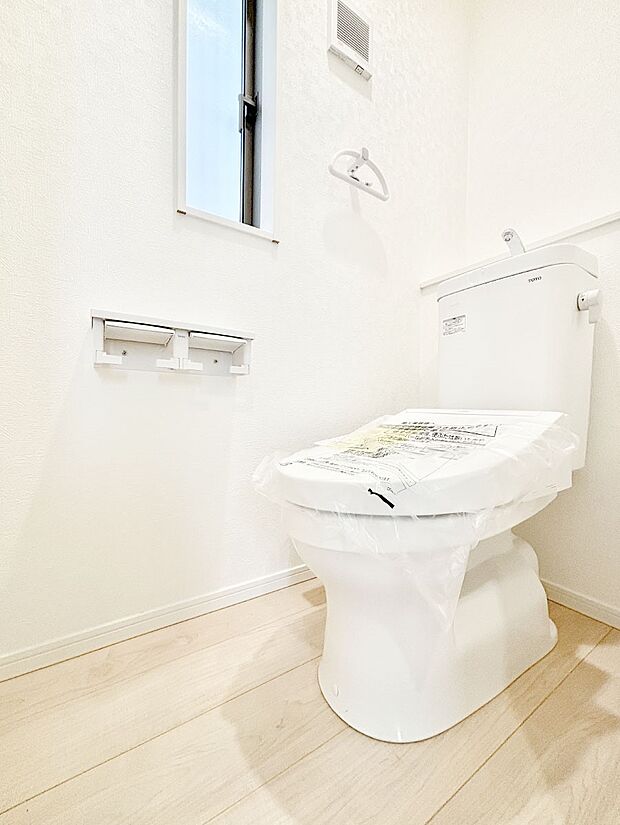 トイレは安心の2箇所！朝のバタバタも一安心です。 