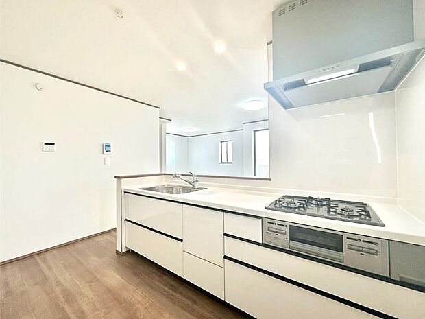 料理をしながらでもご家族との会話を楽しめる対面キッチン