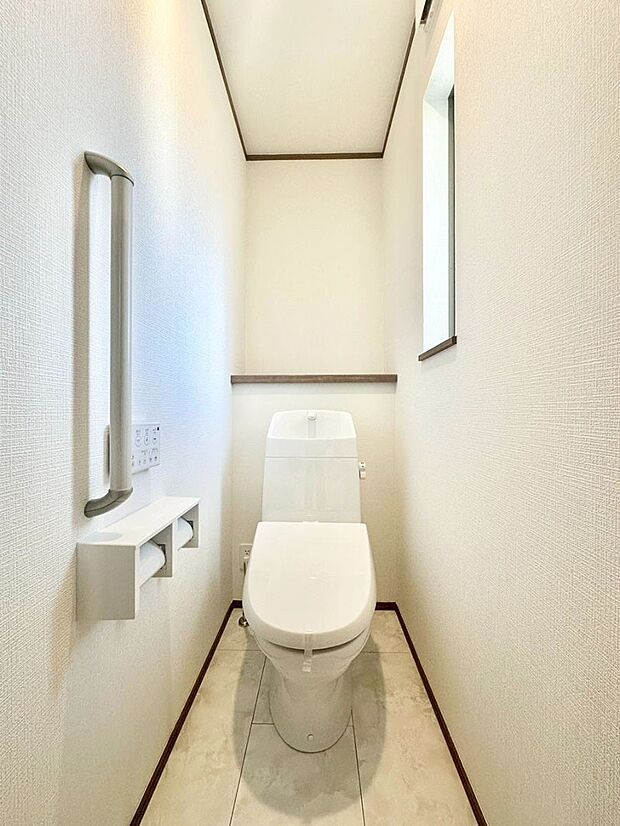 トイレは安心の2箇所！朝のバタバタも一安心です。 