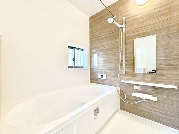 落ち着いた雰囲気でゆっくりお寛ぎいただけるバスルーム