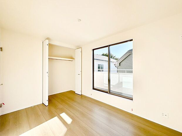 爽やかな日差しがお部屋全体を優しく包み込んでくれます