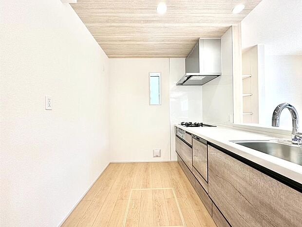 ゆとりあるキッチンではご家族と楽しくお料理ができます。