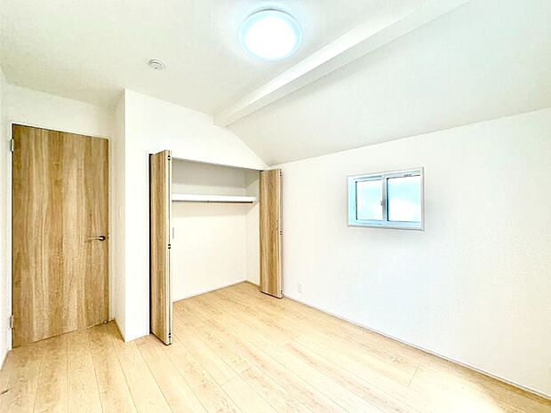 子供部屋にもおすすめな収納スペースたっぷりの居室