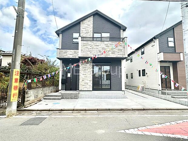 洗練された外観、上質な住空間が広がる室内は永く安心して過ごせる住居です。 