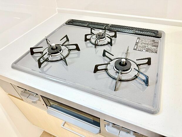 三口ガスコンロでお料理が一気にはかどりそう  　