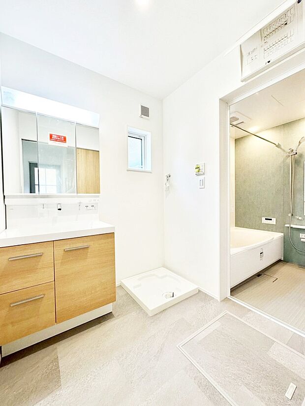 広々とゆとりのあるランドリースペース