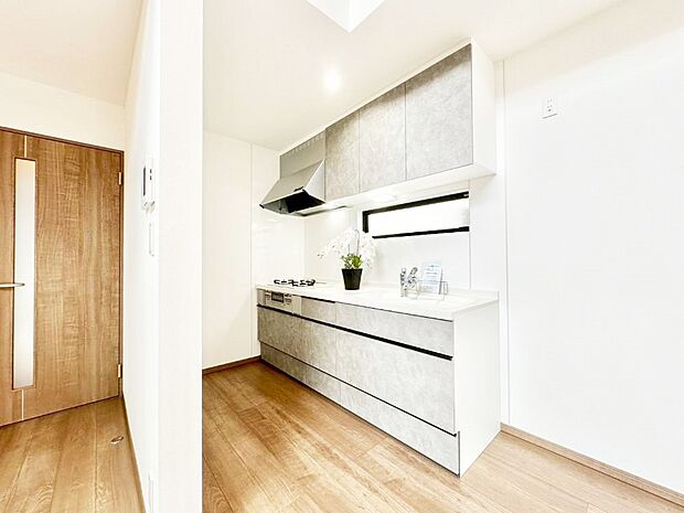 広々とした使い勝手の良いキッチンで日々のお料理も楽しくなりそう