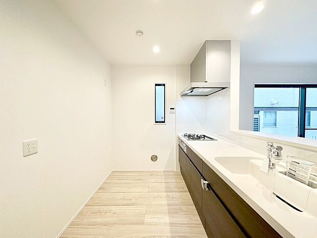 ゆとりあるキッチンではご家族と楽しくお料理ができます。