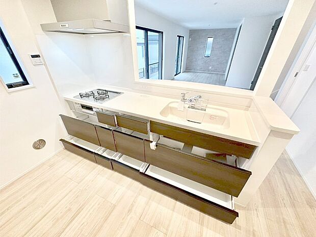 使いやすさを優先したスライド式収納タイプ!