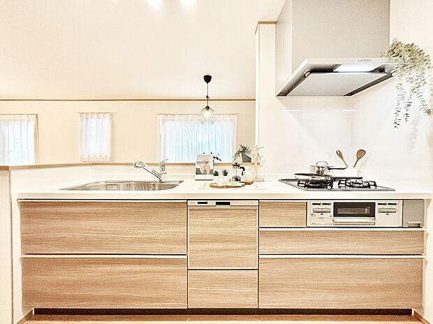 リビングで遊ぶお子様を見守りながらお料理ができる対面キッチン