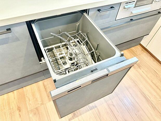 面倒なお片づけは食洗機にお任せ!家事の負担が減って、時間にも気持ちにもゆとりができます。