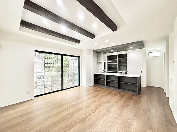 どこにいても家族のつながりを感じられるコミュニケーションリビング。 