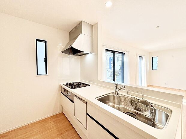 料理をしながらご家族との会話を楽しめる対面カウンターキッチン