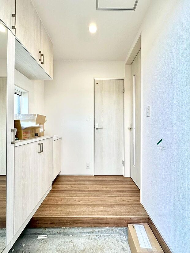 家族の帰宅やお客様をあたたかく迎える玄関