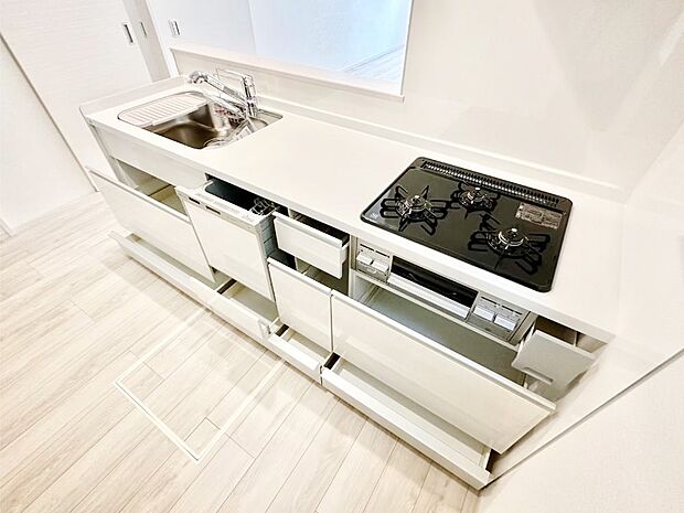 使いやすさを優先したスライド式収納タイプ!