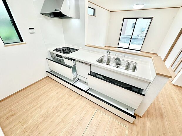 使いやすさを優先したスライド式収納タイプ！