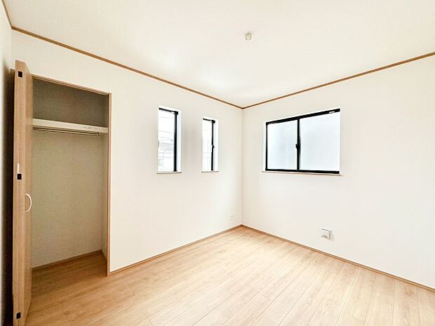 爽やかな日差しがお部屋全体を優しく包み込んでくれます　