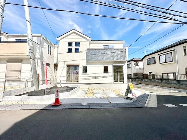 洗練された外観、上質な住空間が広がる室内は永く安心して過ごせる住居です。