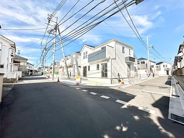 前面道路はきちんと整備されています