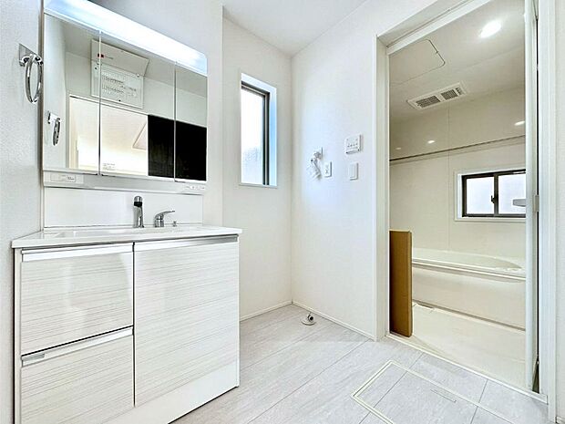 広々とゆとりのあるランドリースペース。  