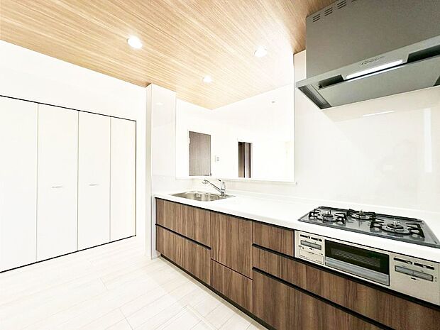 毎日使うキッチンだから、使いやすさ＆お手入れのしやすさにこだわりました。 