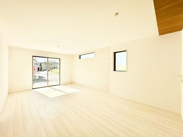 家族の笑顔が自然と生まれてくる、そんな雰囲気のダイニングに仕上がっています