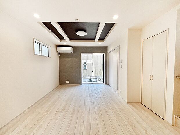 家族団らんの時間も増えそうなくつろぎのリビングダイニング。   