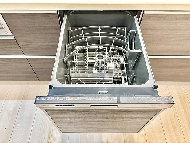 面倒なお片づけは食洗機にお任せ！家事の負担が減って、時間にも気持ちにもゆとりができます。