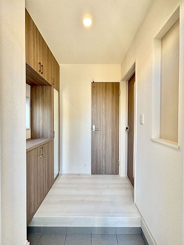 家族の帰宅やお客様をあたたかく迎える玄関