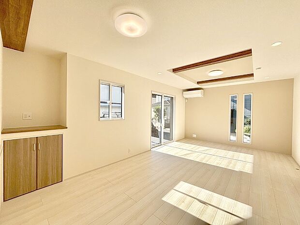 折上天井は立体的な奥行きがあるので、天井が広く見えて開放的な空間を演出できます。