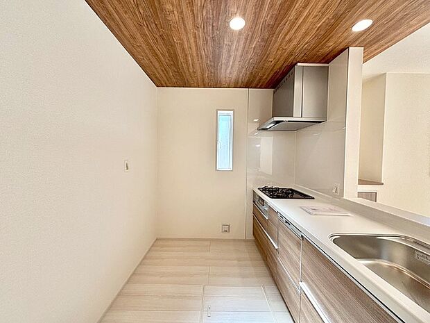 ゆとりあるキッチンではご家族と楽しくお料理ができます。