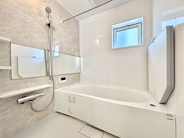 落ち着いた雰囲気でゆっくりお寛ぎいただけるバスルーム