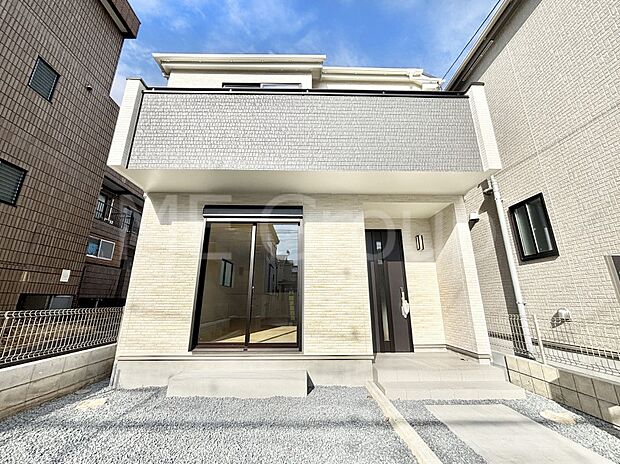 洗練された外観、上質な住空間が広がる室内は永く安心して過ごせる住居です。