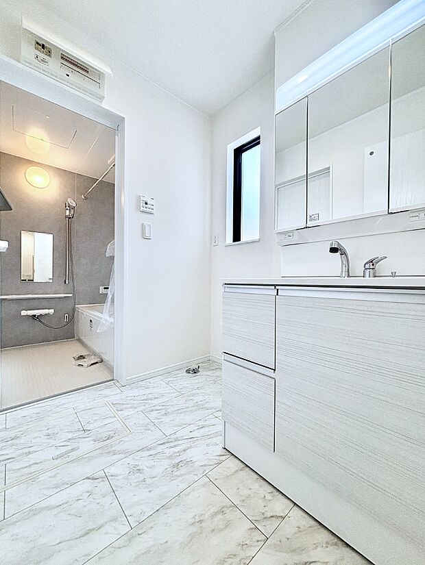 広々とゆとりのあるランドリースペース。