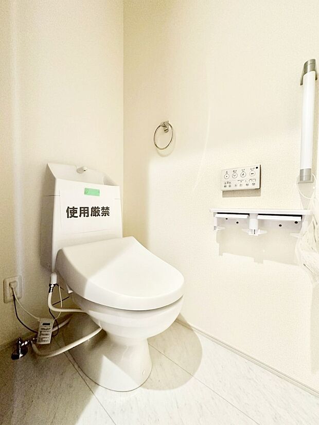 トイレは温水洗浄機能付き