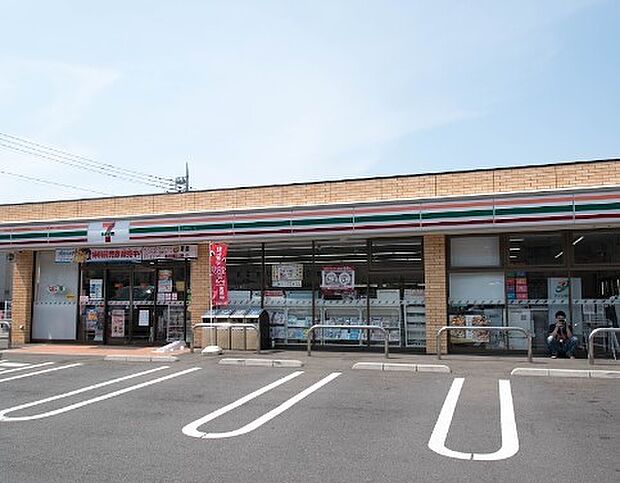 コンビニ 500m セブン-イレブン 小平武道館前店
