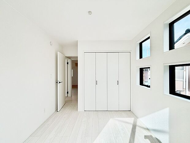 爽やかな日差しがお部屋全体を優しく包み込んでくれます