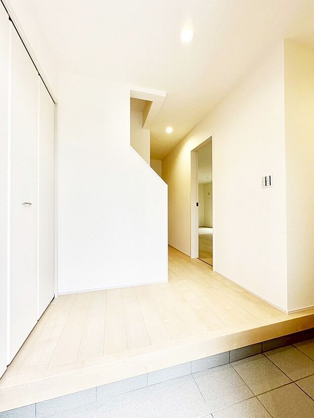 家族の帰宅やお客様をあたたかく迎える玄関