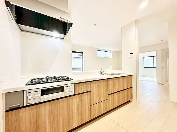 広々とした使い勝手の良いキッチンで日々のお料理も楽しくなりそう