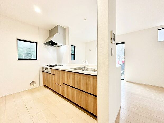 料理をしながらご家族との会話を楽しめる対面カウンターキッチン