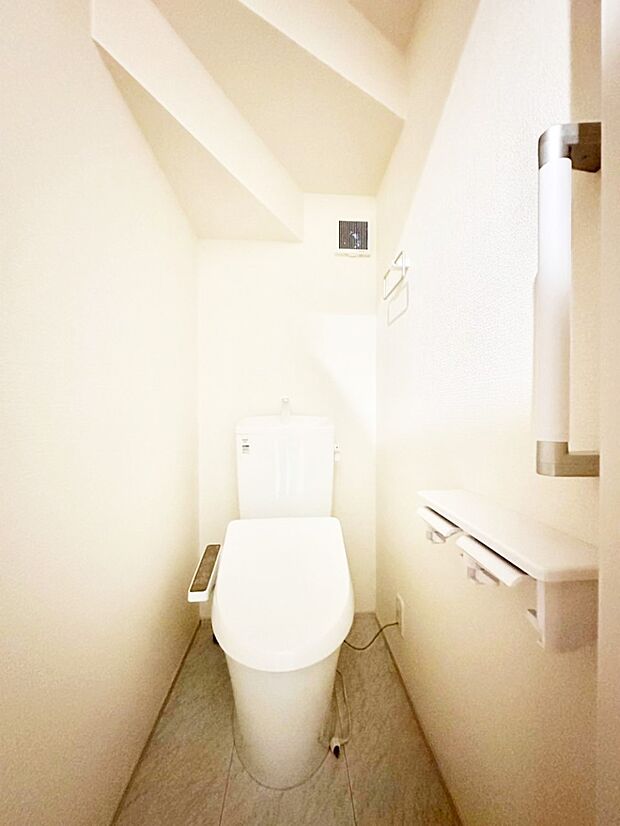 トイレは温水洗浄機能付き