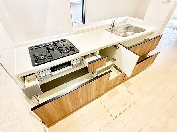 使いやすさを優先したスライド式収納タイプ!