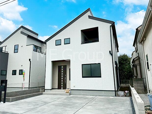 溢れる陽光でご家族の笑顔も輝く