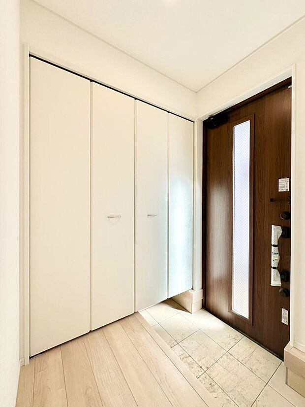 散らかりがちな玄関もスッキリの玄関収納付