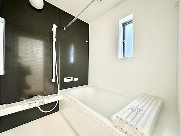 落ち着いた雰囲気でゆっくりお寛ぎいただけるバスルーム