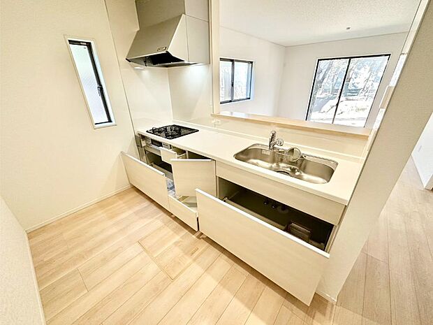 使いやすさを優先したスライド式収納タイプ！