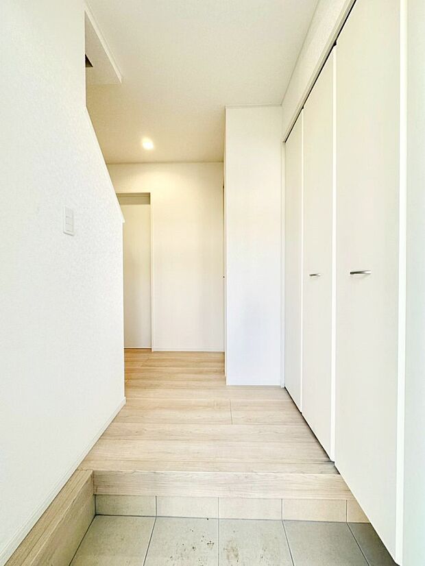 家族の帰宅やお客様をあたたかく迎える玄関